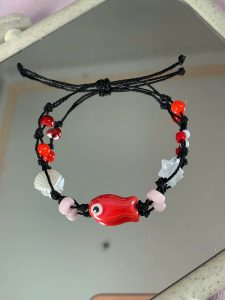 Vòng dây rút charm cá gốm