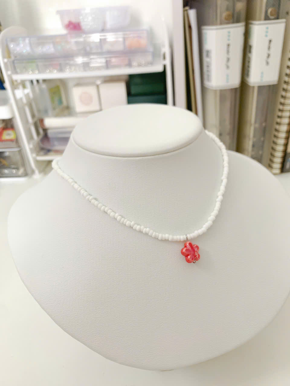 Dây chuyền hoa gốm handmade Dây chuyền hoa gốm